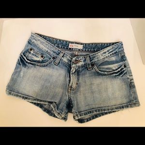 Buckle star shorts size 29